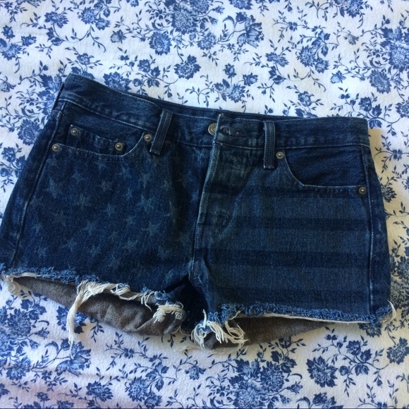 High Waisted Levi's American Flag Shorts - Picture 1 of 3